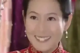 49岁张延一家三口近照曝光，没想到她的老公，竟是我们熟知的他！视频封面