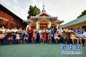 泰国小城夜丰颂：玉童子出家记图片