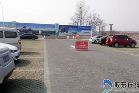 “僵尸车”绝迹！烟台南站停车收费效果初显图片