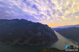 航拍长江三峡日出日落：朝霞如虹 斜晖脉脉(组图)图片