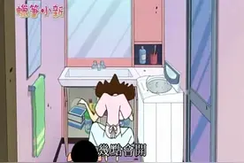 小新急着去买动感超人人偶，可是美伢觉得还没开门一点也不着急视频封面