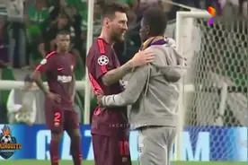 全场人对着梅西高喊“C罗”，狂热球迷冲进场亲吻梅西左脚视频封面