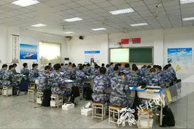 冲上云霄 2017重庆海军航空实验班招收100名应届初中毕业生图片