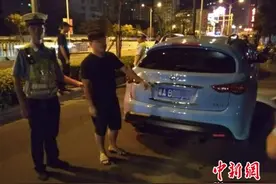 海口警方深夜整治“飙车族” 查获违法行为78起图片