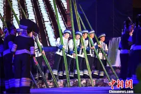 桂滇黔三省区千名民间山歌手同台竞技图片