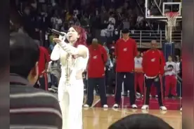 姚明在主场比赛 李玟开场飙高音视频封面