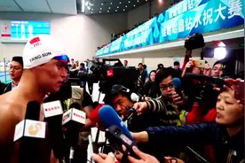 孙杨取得今年世界最好成绩 整牙后的孙杨 好自信 好成熟！