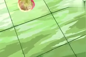 被姐姐一脚踢中的弟弟，痛苦到倒地不起，对亲弟弟下手也太狠了视频封面
