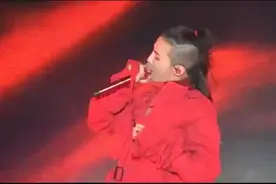 权志龙世界巡回演唱会，现场超强Freestyle热舞，场面沸腾！视频封面