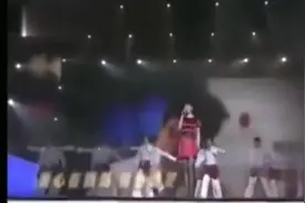 闫学晶一首乡村爱情片尾曲《谁是我的新郎》，东北乡音质朴感人