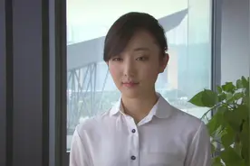 老板带妻子来公司，秘书把老板叫办公室，就为说私事！视频封面