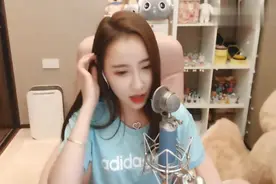 美女主播翻唱《挫冰进行曲》，十分搞笑，停不下来