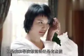 女星为拍戏亲手用刮胡刀剃光头，眼神坚毅英气十足，真霸气视频封面