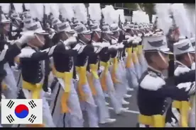 阅兵段位分为：青铜段位 黄金段位 白金段位 钻石段位和中国段位视频封面