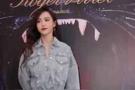 #唐嫣 #傅菁 的#牛仔 套装，你想pick哪一套？#鬼知道我看了多少遍 #美女 #明星 #你笑起来真好看视频封面