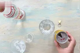 红牛加上伏特加，秒变网红断片酒，自认为千杯不倒，结果不省人事视频封面