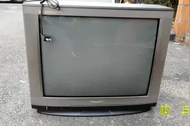 松下25寸老式电视机，6楼抬下来卖掉，能值多少钱？够辛苦费吗？视频封面