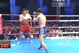 日本小伙腹肌太漂亮了！但是遇到的对手太强，在台上一直处于劣势