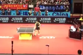 17岁日本小将问鼎亚锦赛女单冠军，刘国梁离场时无奈直摇头视频封面