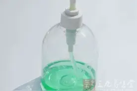 手指严重脱皮的诱因竟是被感染图片