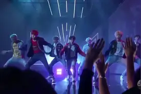 明星对防弹少年团BTS的反应就能看出在欧美有多火，万人空巷男团视频封面