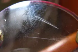 眼镜镜片有刮痕怎么办？用点这个，轻松恢复如新视频封面