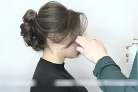 适合参加聚会的发型，简单你透露些许小心机