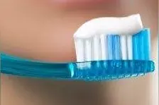 为什么刷牙前牙膏不能沾水，为了牙齿的健康快看看吧