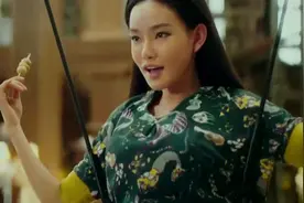 童菲吊威亚，大玩“空中飞人”，真的很有型视频封面