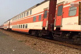杭州开往郑州的双层火车 2594次宣杭线德清西站发车视频封面