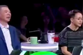 冯小刚宋丹丹都认可小品 冯小刚起身致敬 宋丹丹笑到哭视频封面