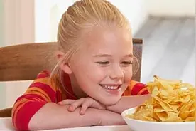 医生提醒小孩子过多的吃零食，或可对智力造成影响视频封面