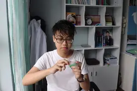 男生这个发型厉害了，眼镜理工男也能靠它放大招！