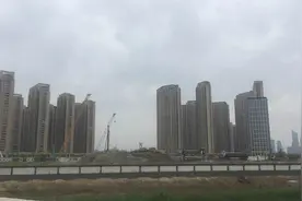 地段优越、利好不断、地王迭代 信达杭州滨江奥体地王赚了！视频封面