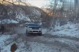 雷克萨斯LX470和福特探险者 尼桑探路者爬雪坡竞技，结果尴尬了！视频封面