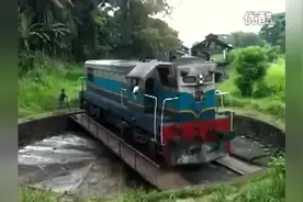 没有方向盘的火车如何拐弯？三招让你服