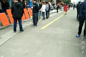 实拍中山小榄，招工市场整条街都在招工，真像菜市场视频封面