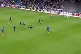 英超历史上进球数最多的一场比赛，双方都不带防守的吗！视频封面