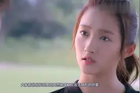 鹿晗关晓彤情人节同游韩国被偶遇！鹿晗偷穿女友外套变邋遢大叔视频封面