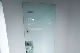 因为洗澡的时候太无聊，他做了一面智能镜子...图片