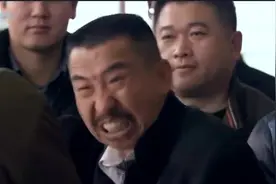 飞机延误，航空代办用一招，乘客不仅不闹了还觉得理亏视频封面