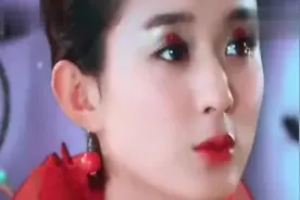 冯绍峰父亲身份曝光，家庭差距太大，网友：颖宝还真是高攀！视频封面