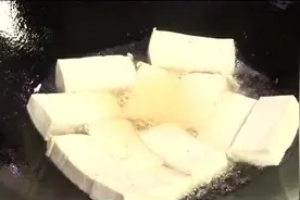 黑木耳煎嫩豆腐