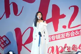 刘美麟发布新专辑《青春狂想曲》 与粉丝亲密互动图片