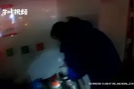 去加油站不给车加油 而是把油加进桶里随身带走 可以吗？