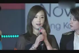 f(x)久违一起走红毯！队长宋茜“流利韩语” 发言问候视频封面