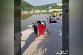 悲催！钓鱼时手机掉水里了，鱼竿又断了，笑死个我了！视频封面