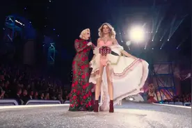 维秘版原声秀场精集/格莱美最佳流行歌手--Lady Gaga(嘎嘎)视频封面