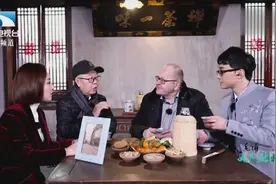全国吃早餐，为何武汉独叫“过早”？老武汉何祚欢向驻华大使讲解