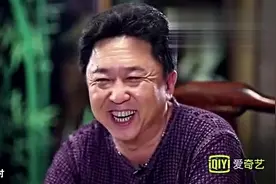 郭德纲、于谦、梁冠华坐在一起聊天，没想到包袱满天飞，真是佩服视频封面